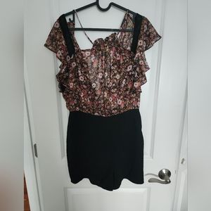 BCBG romper size 6